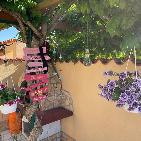 Holiday Home "Mala Kuca " With Heated Pool Pula Exterior photo