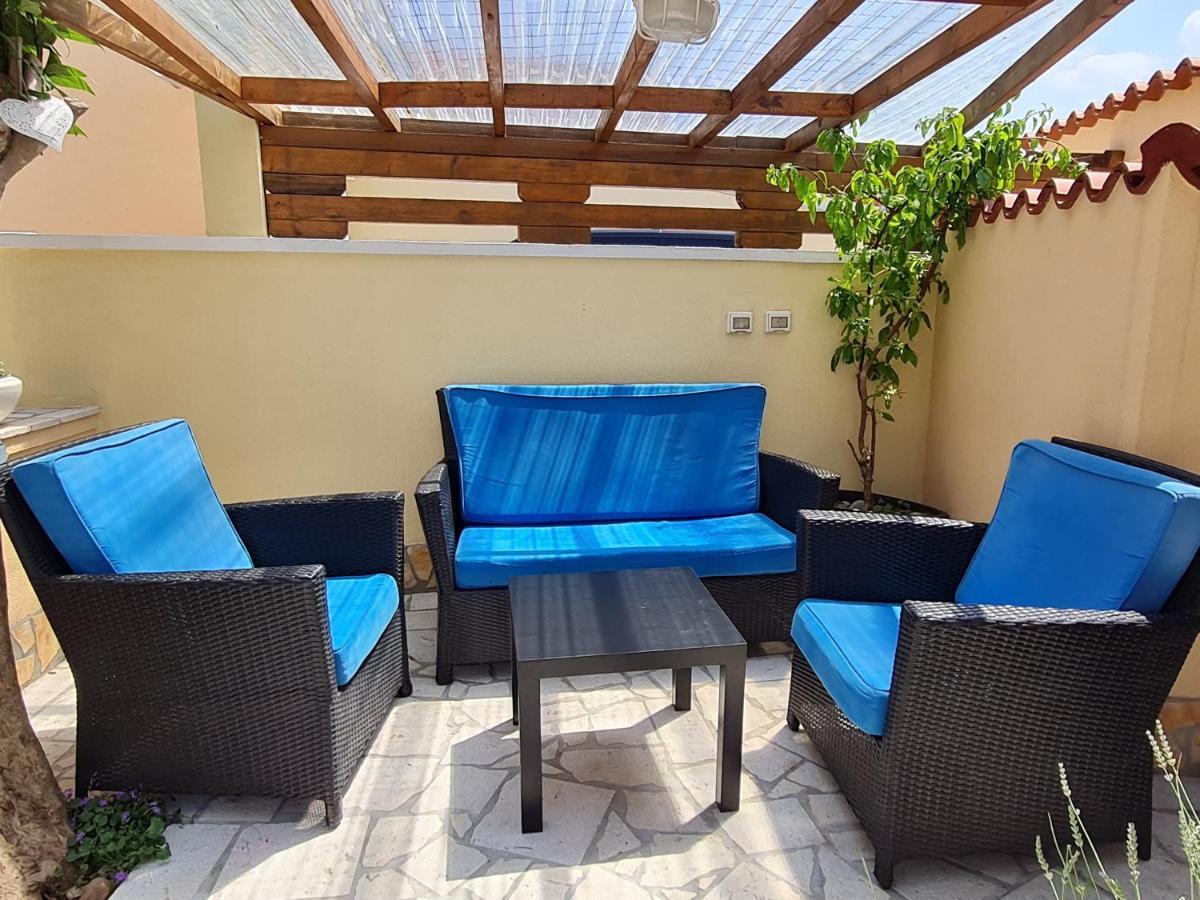 Holiday Home "Mala Kuca " With Heated Pool Pula Exterior photo